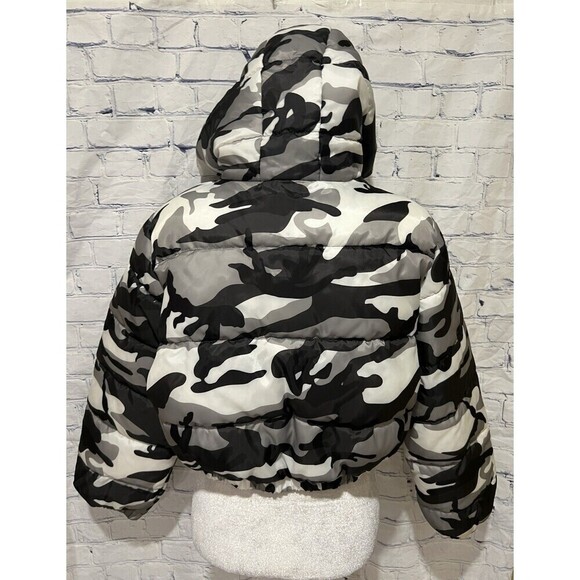 Almost Famous black and white camouflage cropped puffer jacket Size 1X - Picture 5 of 8